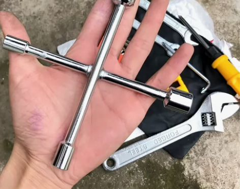 电动车随车工具包常用套筒扳螺丝刀助力自行车...