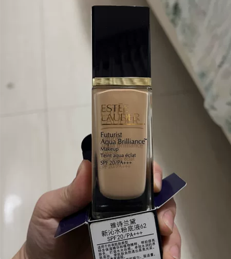 雅诗兰黛粉底液需要的联系哦。全新  未使用...