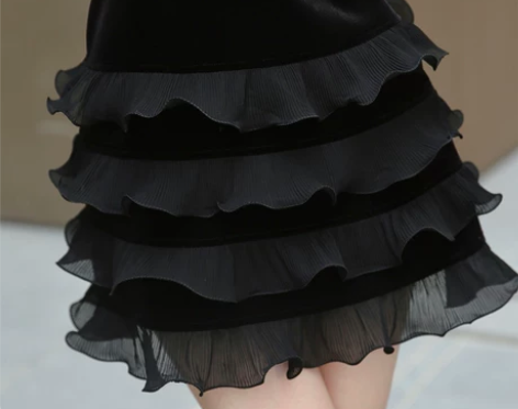 内搭神器万能百搭小黑裙立体百褶荷叶丝绒短裙...
