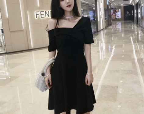 冷淡风连衣裙女夏2018新款斜肩极简收腰赫...