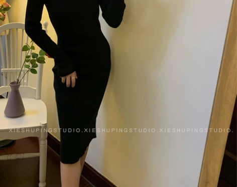 斜束瓶 风情万种优雅港风方领挂脖修身针织连...