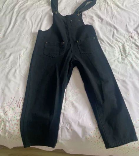 黑色牛仔背带裤 M码 原价299的 保管的...