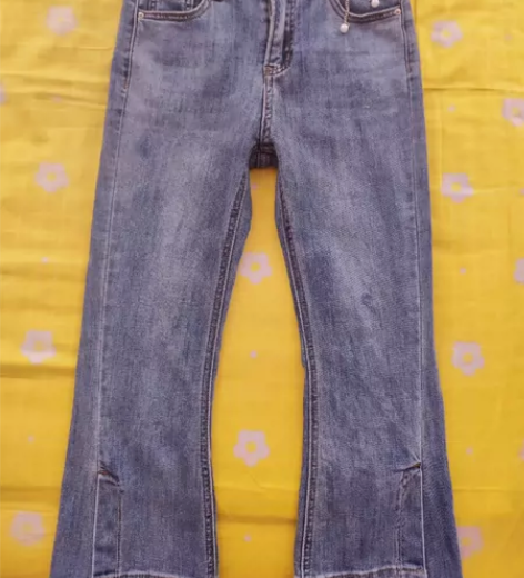 ?夏季七分微喇牛仔裤 穿2洗2。27码，尺...