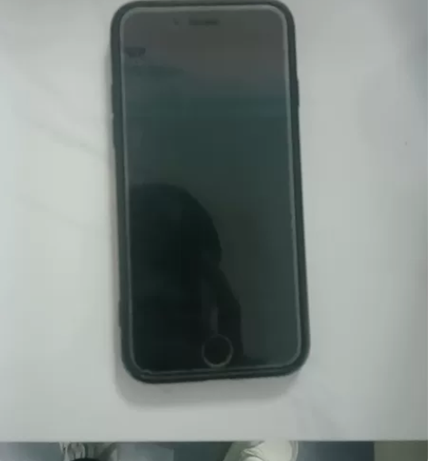 ?闲置苹果8出售，无任何问题，正常使用，新...