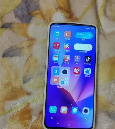 姐姐用的手机 过年了换手机这个需要出掉 红...