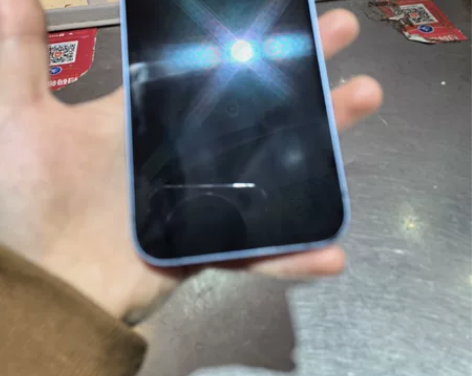 2022年12月12日买的苹果14 国行，...