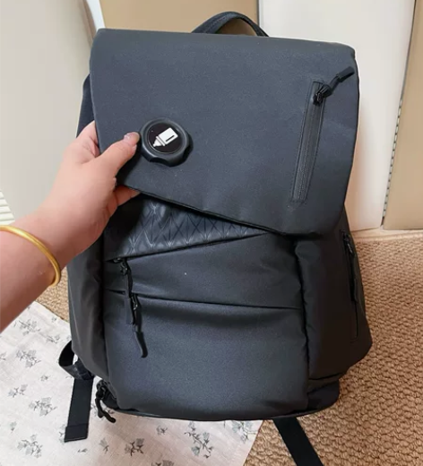 仅拍照卡迪牌奶爸包 感兴趣的话点“我想要”...