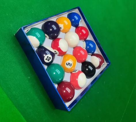 自营台球俱乐部，替换的旧球使用在一个星期左...