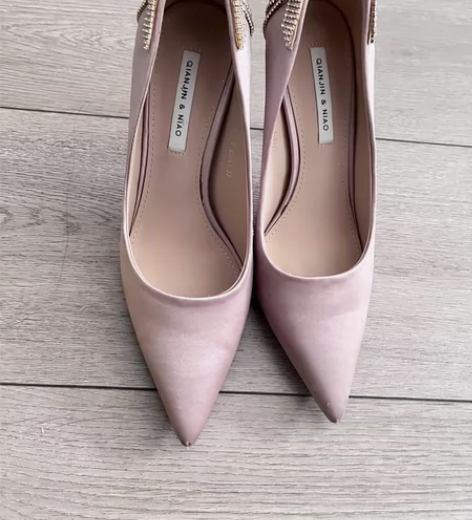 跟高6cm左右  结婚的时候就穿过一次  ...