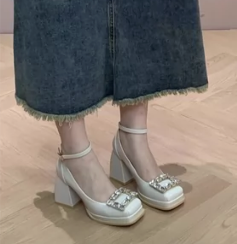 39码杏色法式方扣水钻防水台高跟鞋女小个子...