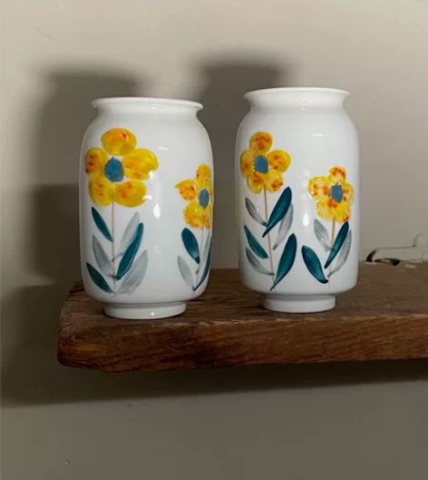 景德镇手工手绘小花瓶，釉下彩，花瓣立体像浮...