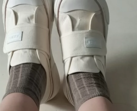 白色大头魔术贴帆布鞋显脚小大码女鞋40码 ...