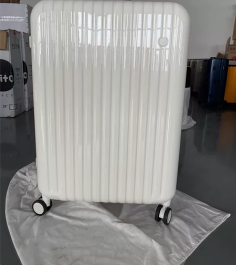 ito行李箱29白色铝框款，482号行李箱...