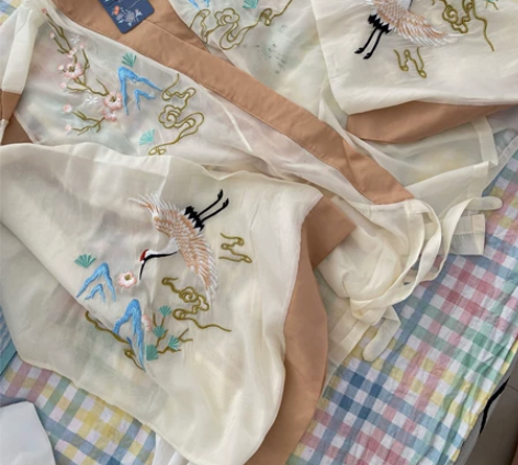 玉术全新带吊牌 重工刺绣魏晋风上衣外纱 不...