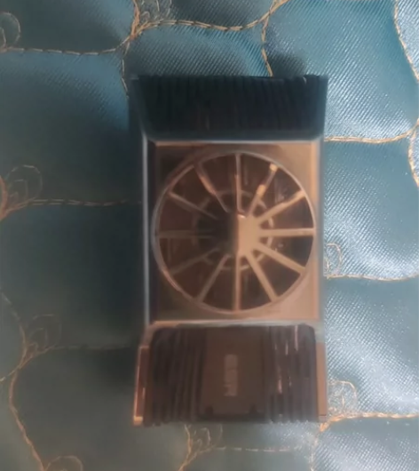 全新散热器转卖，因换平板不需要手机散热，治...