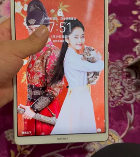 ?华为M6，4+64Gwifi版，带钢化膜...