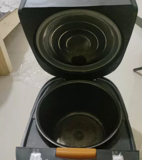八成新飞电饭煲六升的！绝对一点毛病也没有！...