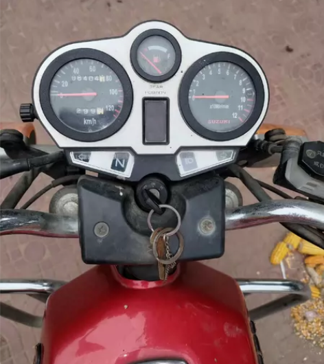 10年上牌铃木钻豹，方灯带豹头，8000公...