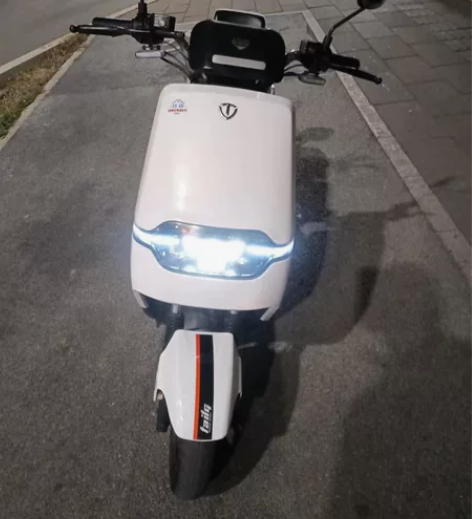 台铃电动车，半年的车，72 V23安石墨稀...