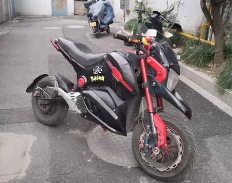 小猴子m5电摩 刚换的72v22an电池 ...
