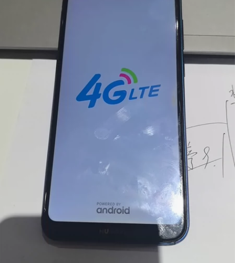 华为畅享9备用机，打打电话没问题。外屏下部...