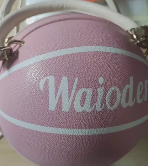 一款篮球包 没有用过 直径17cm几乎全新...