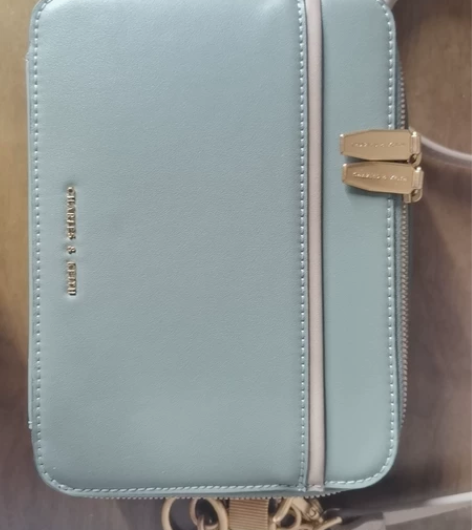 小ck 淡绿色小方包 从实体店购入 原价4...