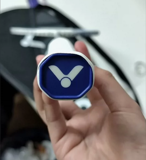 新买了一块尤尼克斯100zz这些维克多的不...