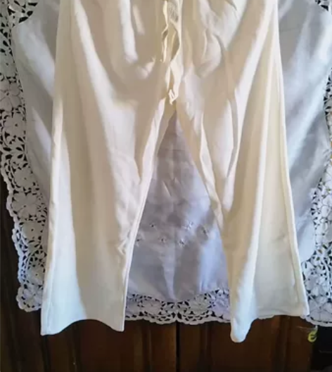 全新女款休闲裤XL，米白色，腰围2尺到2尺...