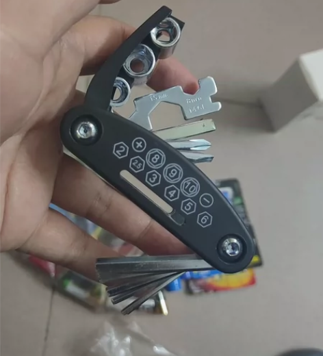 便携式折叠随身小工具多用途万能螺丝刀套装多...