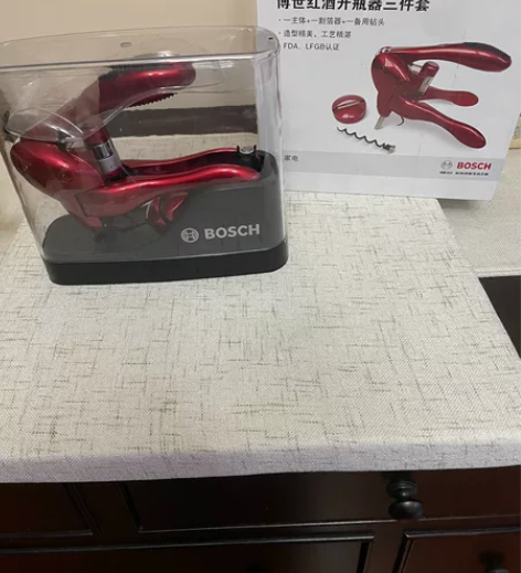 红酒开瓶器三件套，全新，带包装 感兴趣的话...