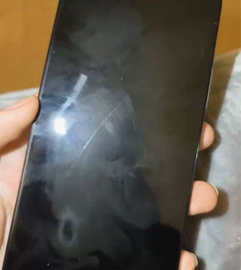 红米k50 8+128 后盖碎了 戴壳不影...