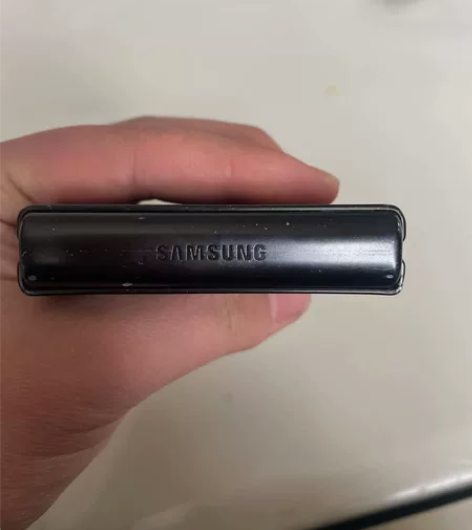 三星zfilp3韩版x 8+128  屏幕...