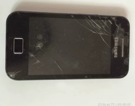 #物品：三星GT-S5830i智能手机 三...