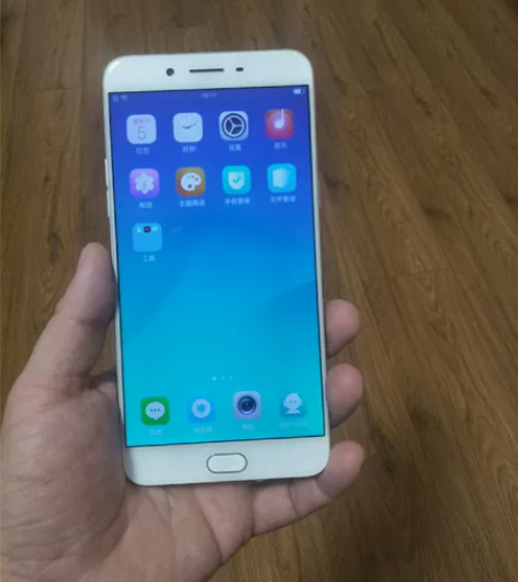 出oppo r9splus手机，6+64内...