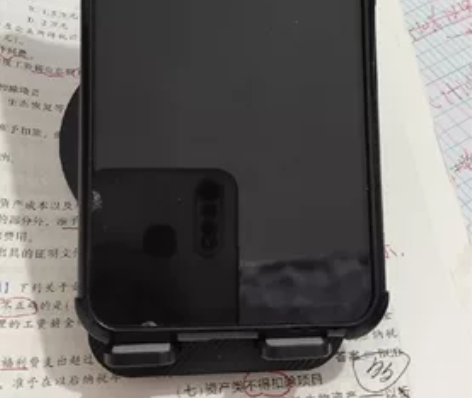 vivo Y93，屏幕只有少量瑕疵，没有任...