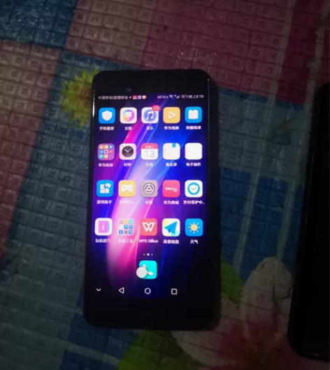 华为荣耀8 感兴趣的话点“我想要”和我私聊...