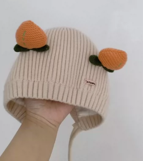 女孩宝宝帽子,差不多三个月带到两周。带上很...