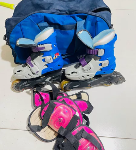 儿童单排旱冰鞋28-31码 一共也没滑几次...