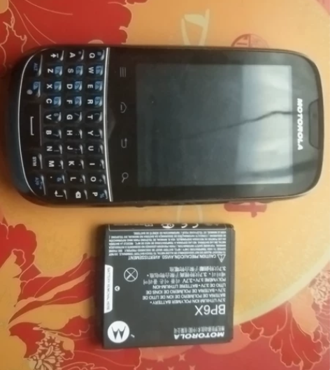 Motorola 摩托罗拉手机   可开机...