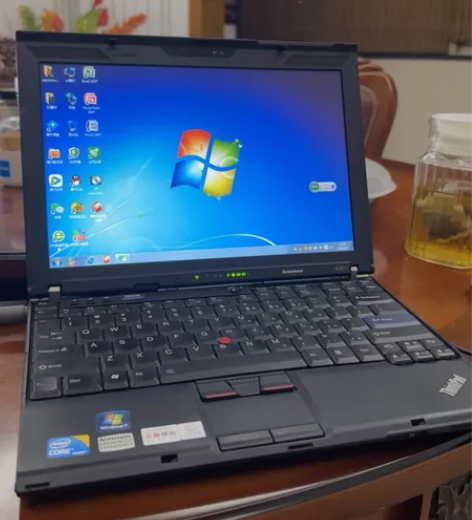 ThinkPad 笔记本电脑，型号X201...