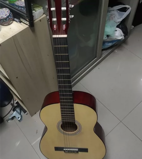 初学吉他二手闲置真的挺新 感兴趣的话点“我...