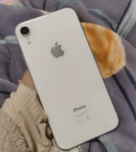 自用苹果xr，256g，单卡，美版，换过电...