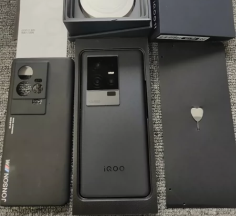 几乎全新 vivo iQOO 11    ...