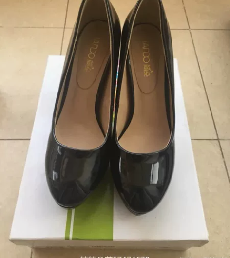 简朵女士高跟鞋防水台船鞋37码 感兴趣的话...