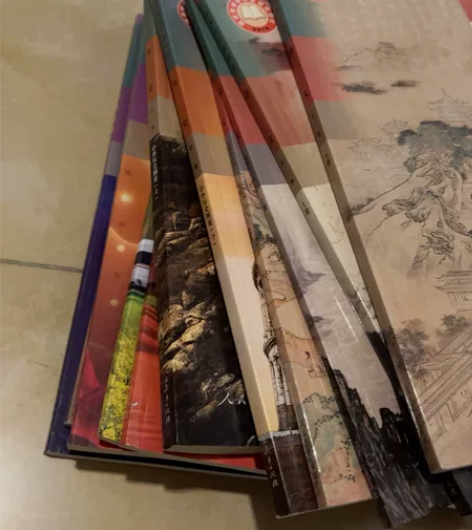 政治有必修一到必修四 选修1-3，共七本整...
