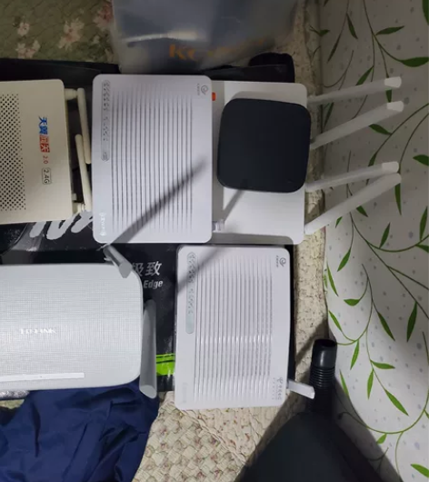 华为电视机顶盒，成色充新。本地可送货。 感...