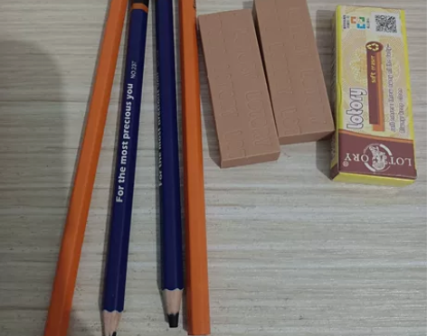 联考完剩下的笔和橡皮都是新的橡皮是老人头，...