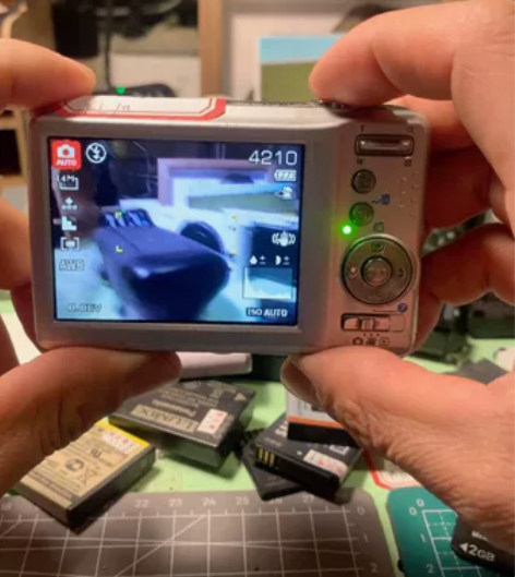 爱国者w148。 曝光过度。取景干净，镜头...