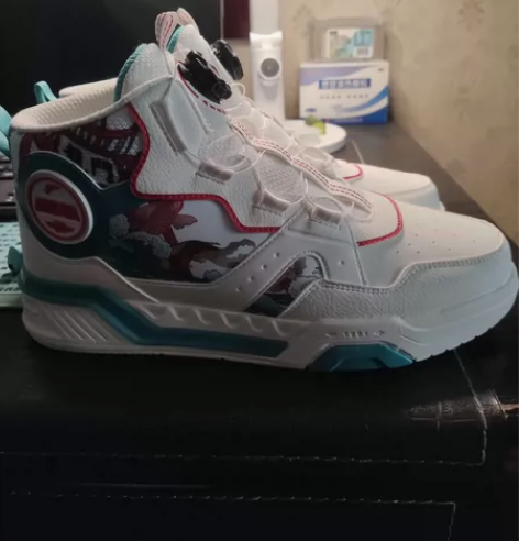 安踏男童鞋41码的.别人送的，娃不喜欢没穿...